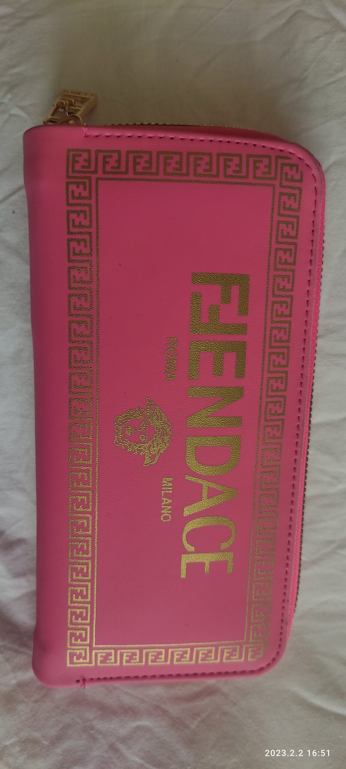 Pochette Fendace rose fush