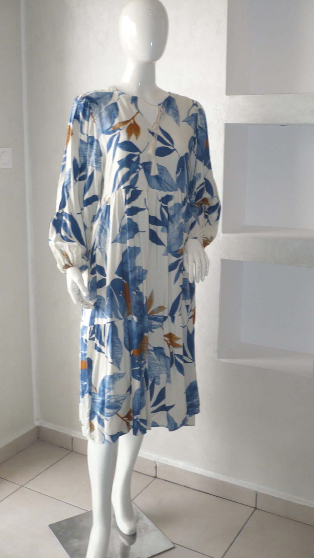 robe blanc bleu floral